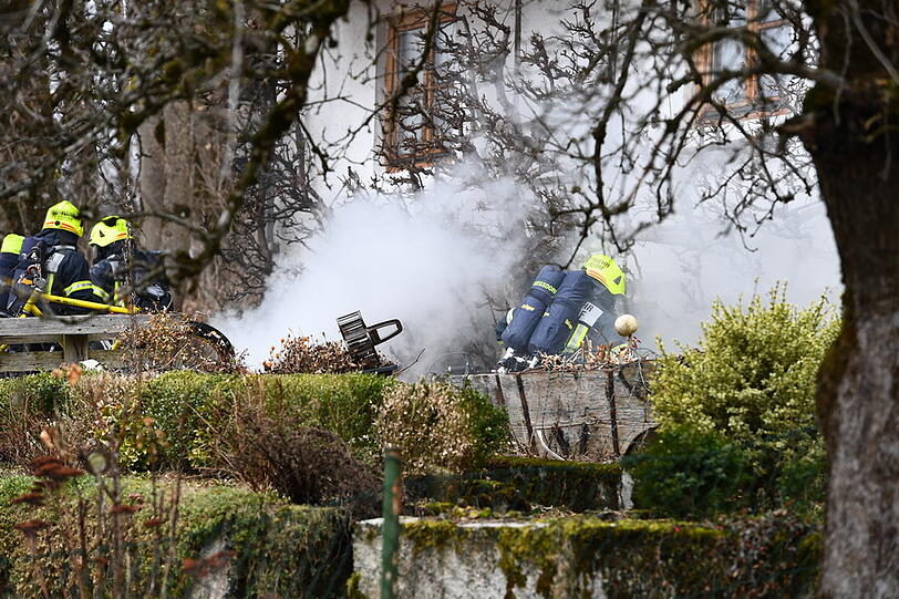 Der Sachschaden beträgt 35.000 Euro - die Ursache für den Kellerbrand ist derzeit noch unklar. Die Bilder vom Feuerwehreinsatz.
