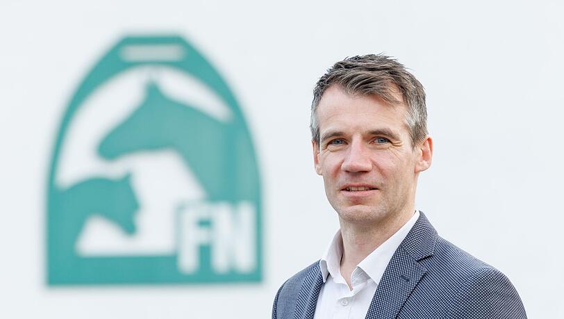 Der Vorstandsvorsitzende der Deutschen Reiterlichen Vereinigung, Dennis Peiler, &auml;u&szlig;ert sich zur Tierqu&auml;lerei in M&uuml;nchen: "Tief ersch&uuml;ttert"