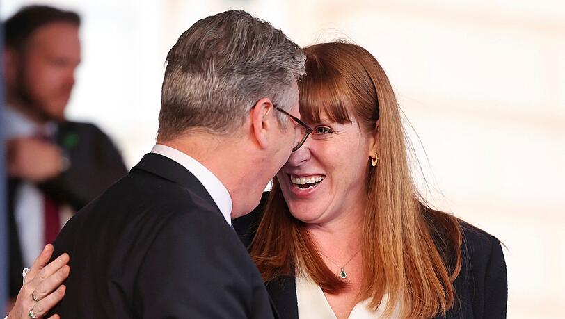 Einst demonstrierten der britische Premier Keir Starmer (links) und Angela Rayner (rechts) demonstrativ Geschlossenheit. Einst demonstrierten der britische Premier Keir Starmer (links) und Angela Rayner (rechts) demonstrativ Geschlossenheit.