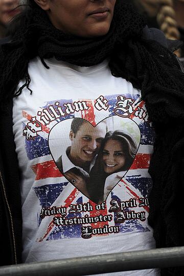 Ein Fahnenmeer, jubelnde Menschen, verkleidete Spaßvögel: So haben die Menschen in London und aller Welt die königliche Hochzeit gefeiert. Die Bilder!