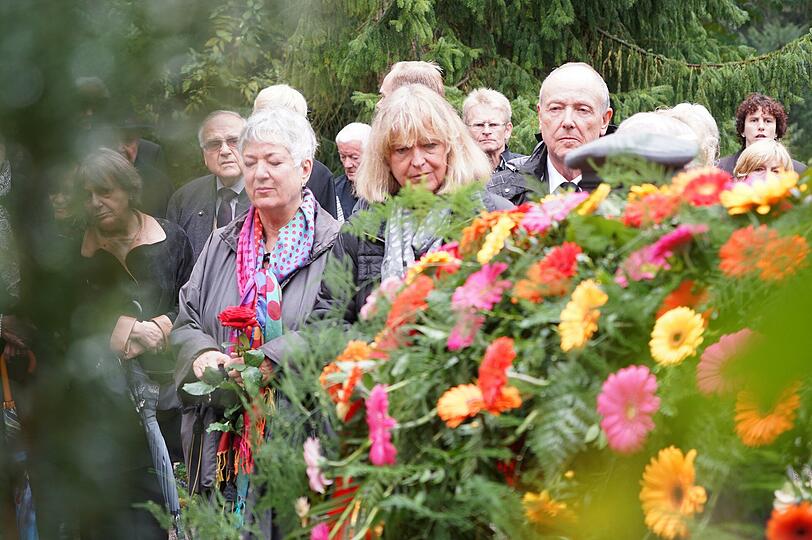 Am Mittwoch wurde Ellis Kaut beerdigt: Die Bilder!