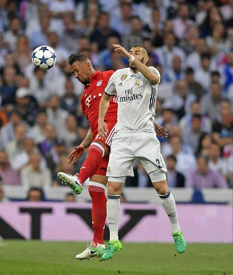 Jerome Boateng: Angeschlagen (Adduktoren-Einriss), aber nicht sichtbar gehandicapt. Der Innenverteidiger mit starken Tacklings und einer starken Rettungstat auf der Linie (28.). Agierte clever und überlegt trotz seiner Beschwerden. Note 2