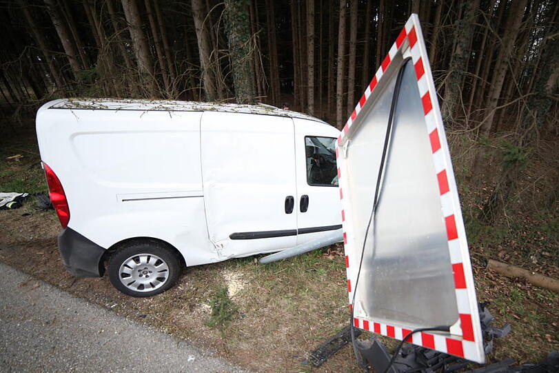 Unfall in Waldkraiburg - die Bilder vom Unfallort.