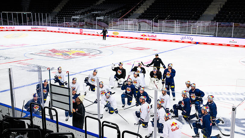 Der EHC Red Bull M&uuml;nchen schw&ouml;rt sich im Training im SAP Garden auf den DEL-Auftakt gegen Angstgegner Adler Mannheim ein.