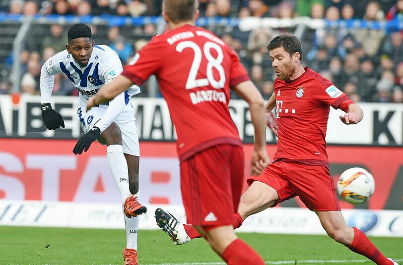 Die Bayern verlieren ihr einziges Testspiel gegen den KSC.