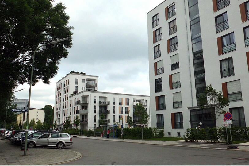 "Fast unbemerkt von der übrigen Münchner Bevölkerung mausert sich ein kleines Stadtgebiet in Schwabing-West."