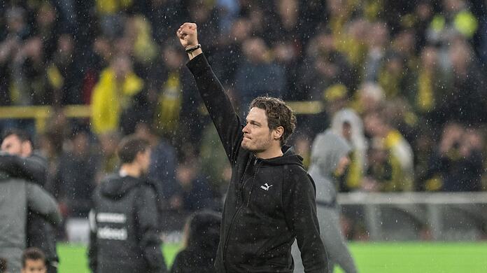 Dortmunds Trainer Edin Terzic jubelt nach dem Spiel gegen Eintracht Frankfurt.