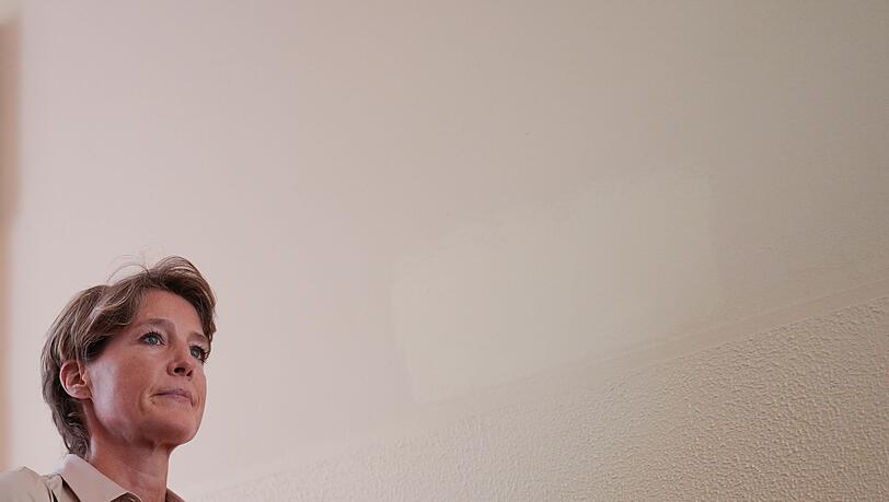Christina Block auf dem Weg zum Sitzungssaal im Strafjustizgebäude.