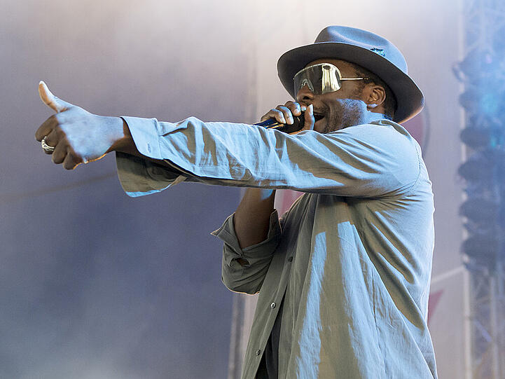 Rapper will.i.am hat erste Worte an sein Handgelenk gerichtet