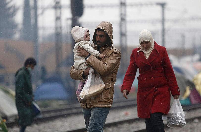 An der griechisch-mazedonischen Grenze herrscht Not und Elend. Schlamm und Dreck setzen den Tausenden Flüchtlingen, die festsitzen, zu.