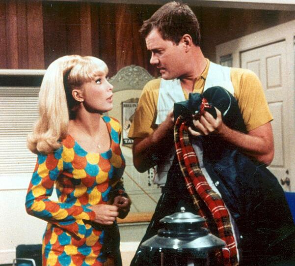 Larry Hagmans erster großer TV-Erfolg. Mit Barbara Eden spielte in er "Bezaubernde Jeannie" (1966). Larry Hagmans erster großer TV-Erfolg. Mit Barbara Eden spielte in er "Bezaubernde Jeannie" (1966).