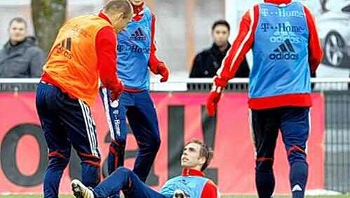 Bayerische Streihansel: Arjen Robben (l.) und Philipp Lahm geraten im Training an der Säbener Straße aneinander. Bayerische Streihansel: Arjen Robben (l.) und Philipp Lahm geraten im Training an der Säbener Straße aneinander.