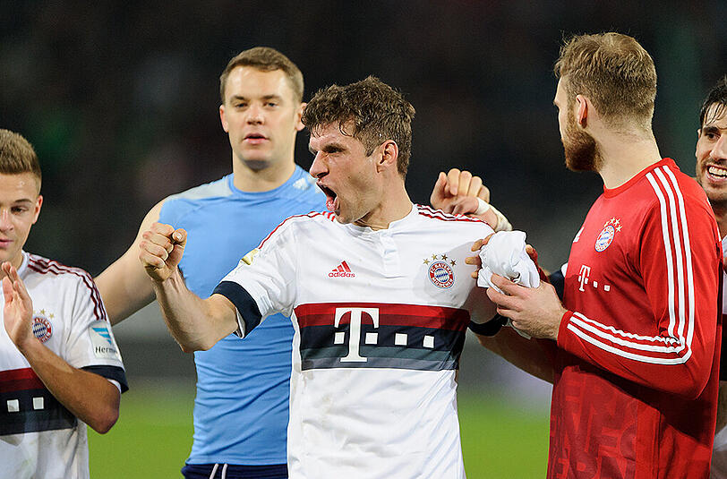 Schlussjubel in Hannover: Bayern-Keeper Manuel Neuer und und Torschütze Thomas Müller.