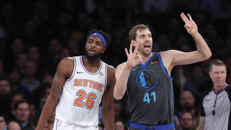 Dirk Nowitzki (r) erzielte 14 Punkte gegen die New York Knicks. Dirk Nowitzki (r) erzielte 14 Punkte gegen die New York Knicks.