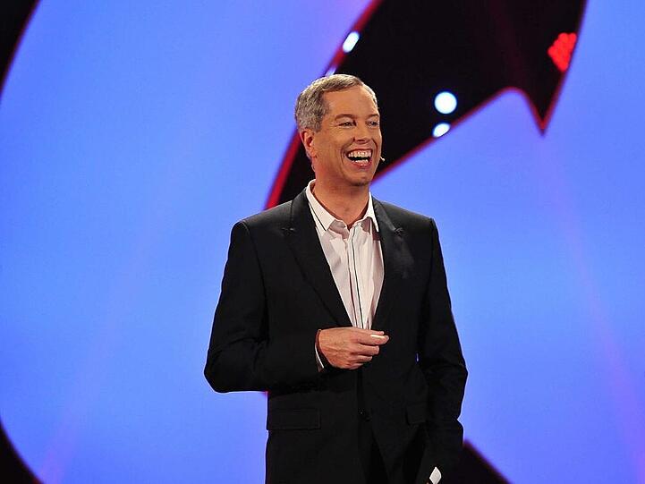 Thomas Hermanns auf der Bühne des Quatsch Comedy Clubs