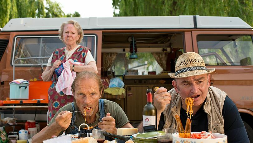 Oma Eberhofer (Enzi Fuchs), Franz’ Vater (Eisi Gulp) und Moratschek (Sigi Zimmerschied). Oma Eberhofer (Enzi Fuchs), Franz’ Vater (Eisi Gulp) und Moratschek (Sigi Zimmerschied).