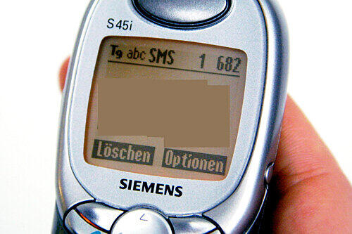 &bdquo;Er hat wirklich nichts anderes gemacht, als ständig irgendwelche SMS-Nachrichten zu verschicken&ldquo;, berichtet ein Freund.