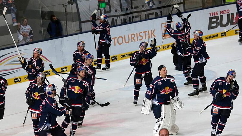Der EHC jubelt wieder - zu Hause im Olympia-Eisstadion. Der EHC jubelt wieder - zu Hause im Olympia-Eisstadion.