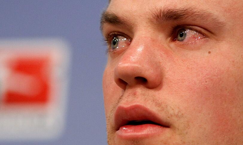 Manuel Neuer: Tränen, als das Schalker-Urgewächs seinen Abschied aus Gelsenkirchen bekanntgab.