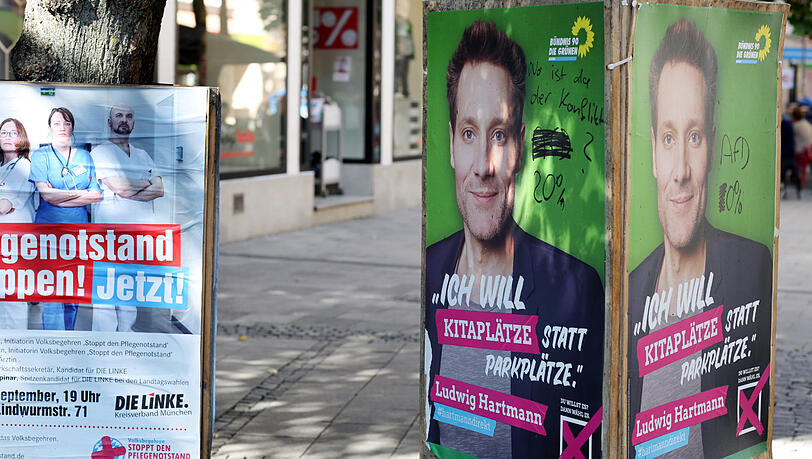 Wahlplakate in München sind ein begehrtes Ziel für Vandalen. Wahlplakate in München sind ein begehrtes Ziel für Vandalen.
