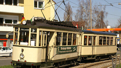 Viele Nürnberger werden sich an die alte Straßenbahn erinnern, die bis 1976 auf Nürnbergs Straßen unterwegs war. Viele Nürnberger werden sich an die alte Straßenbahn erinnern, die bis 1976 auf Nürnbergs Straßen unterwegs war.