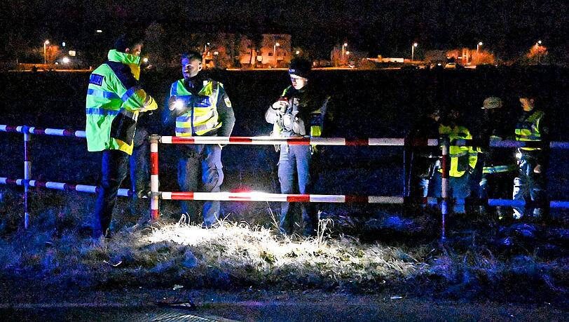 Die Person am Steuer des am Unfall beteiligten Ford beging Fahrerflucht.
