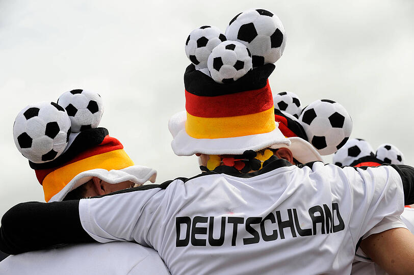 Gemeinsam in großer Runde Fußball geschaut wird im Forsthaus Valepp von Manuel Neuer nicht. Gemeinsam in großer Runde Fußball geschaut wird im Forsthaus Valepp von Manuel Neuer nicht.