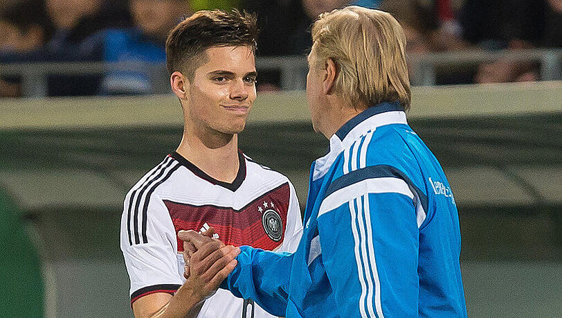 Ex-1860-Profi Julian Weigl - jetzt Dortmund - mit U21-Coach Horst Hrubesch (rechts). Ex-1860-Profi Julian Weigl - jetzt Dortmund - mit U21-Coach Horst Hrubesch (rechts).