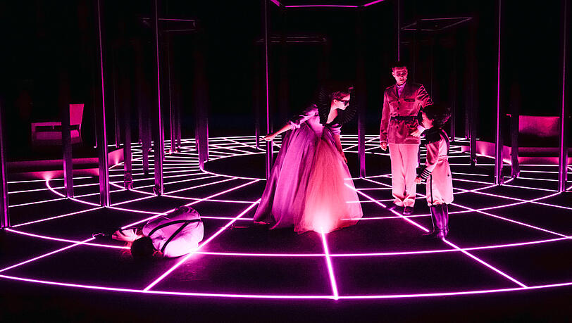 Edward II.von Christopher Marlowe im Volkstheater.