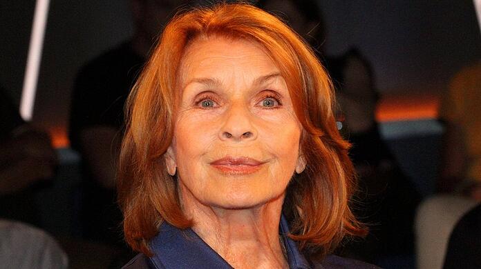 Senta Berger erhält den Bambi für ihr Lebenswerk.