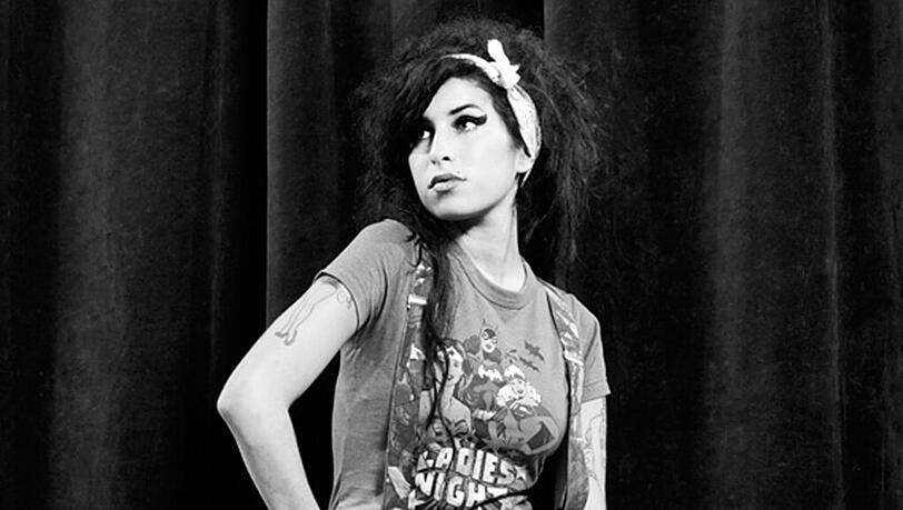 Amy Winehouse starb im Alter von 27 an einer Alkoholvergiftung mit 4,16 Promille im Blut Amy Winehouse starb im Alter von 27 an einer Alkoholvergiftung mit 4,16 Promille im Blut