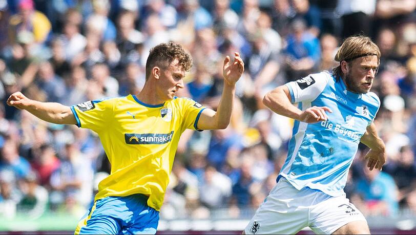 Zweikampf aus der letzten Saison: Löwe Kristian Böhnlein (re.) verfolgt von Jenas Jannis Kübler. Zweikampf aus der letzten Saison: Löwe Kristian Böhnlein (re.) verfolgt von Jenas Jannis Kübler.