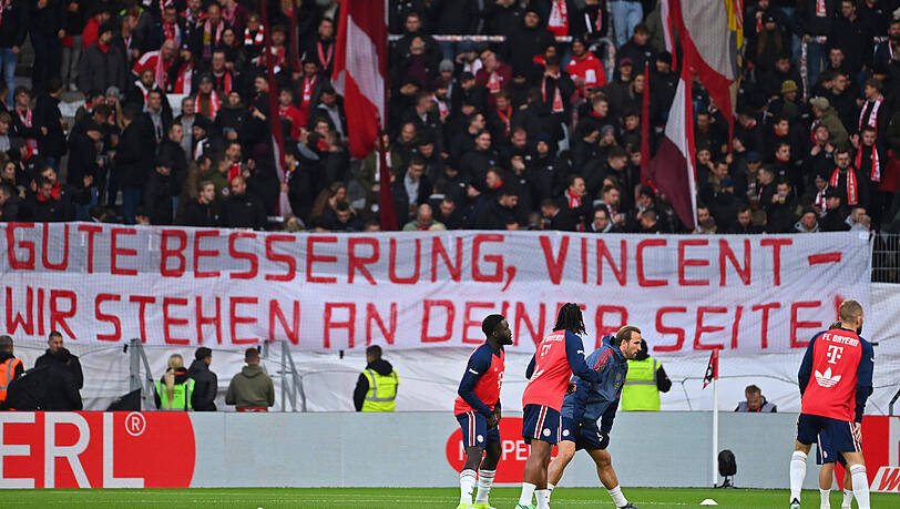 Die Fans stehen an Kompanys Seite. Die Fans stehen an Kompanys Seite.