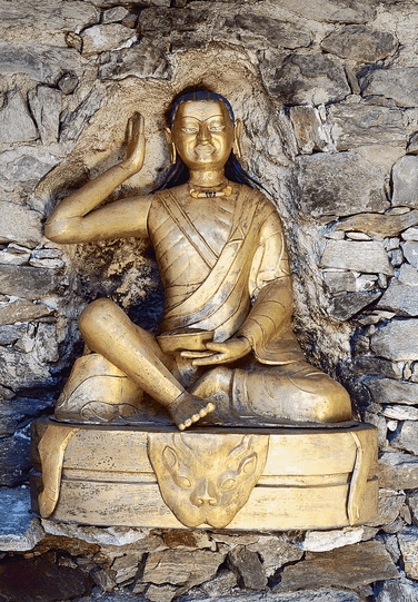 Das Museum im Schloss Juval, dem &bdquo;Mythos Berg&ldquo;
gewidmet, ist ein besonderes: Reinhold Messner
stellt hier im Vinschgau nicht nur aus, sondern lebt zeitweise auch hier. Das Haus hat sich ganz der Kunst verschrieben. Tibetika sind ebenso zu sehen wie Bilder der heiligen Berge der Welt und viele Masken. Zudem gibt es einen kleinen Bergtierpark.