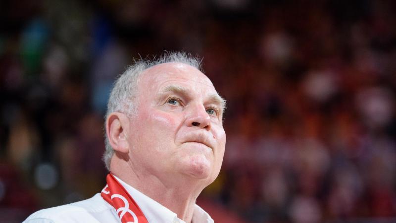 Leicht genervt: Bayern-Präsident Uli Hoeneß. Leicht genervt: Bayern-Präsident Uli Hoeneß.