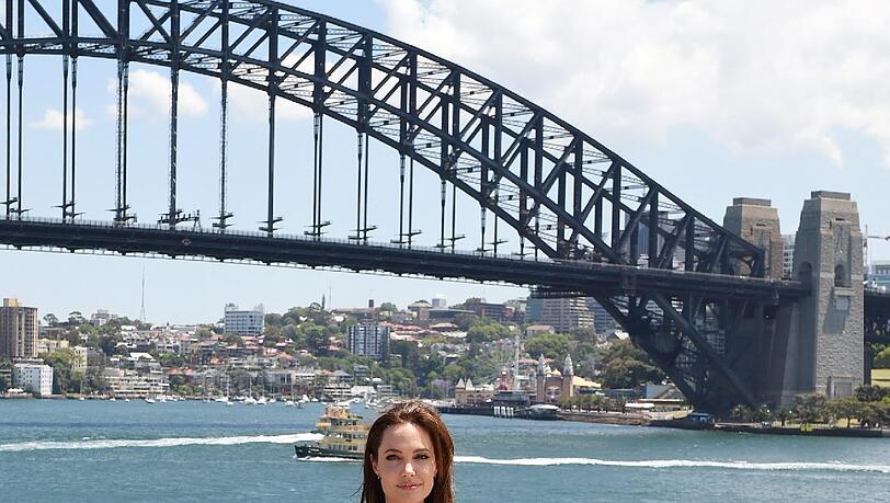 Angelina Jolie beim Photocall ihres neuen Films "Unbroken" in Sydney Angelina Jolie beim Photocall ihres neuen Films "Unbroken" in Sydney