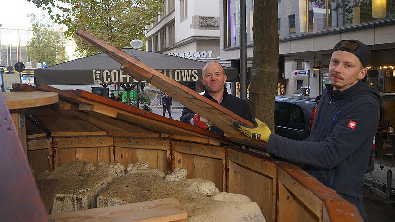 Der Brunnen in der Schützenstraße wird abgedeckt.