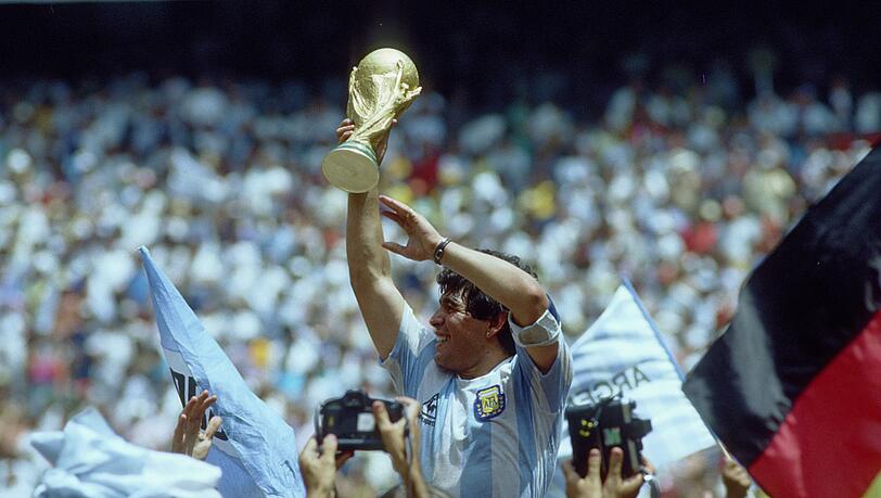 Für viele der größte Fußballer aller Zeiten: Diego Armando Maradona.