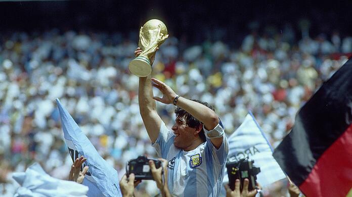 Für viele der größte Fußballer aller Zeiten: Diego Armando Maradona.