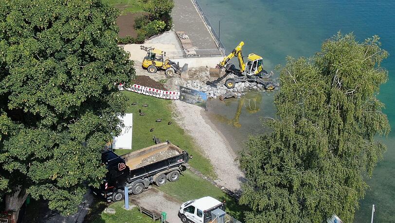 Bei Baggerarbeiten ist in Seeshaupt am Mittwoch eine Blendgranate detoniert. Bei Baggerarbeiten ist in Seeshaupt am Mittwoch eine Blendgranate detoniert.