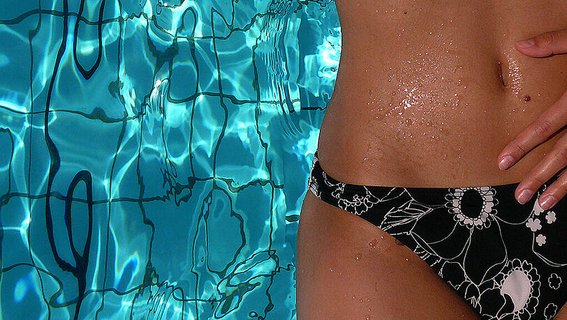 Lust und Leidenschaft sind im Schwimmbad verboten - das hat ein junges Pärchen aus Augsburg auf die harte Tour zu spüren bekommen. Lust und Leidenschaft sind im Schwimmbad verboten - das hat ein junges Pärchen aus Augsburg auf die harte Tour zu spüren bekommen.