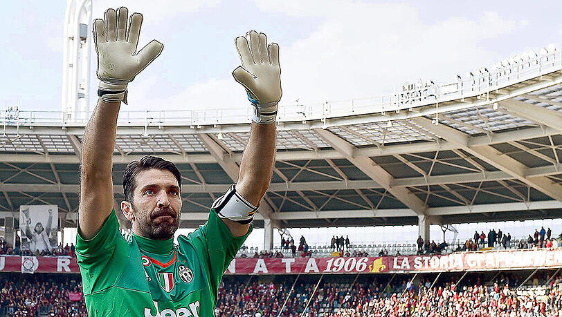 Gianluigi Buffon genoss die Aufmerksamkeit der Fans. Gianluigi Buffon genoss die Aufmerksamkeit der Fans.