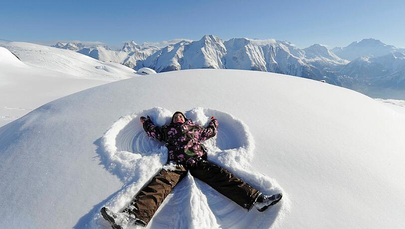 Rundum wohlfühlen können sich Familien in autofreien Wintersportorten wie Riederalp im Schweizer Kanton Wallis. Rundum wohlfühlen können sich Familien in autofreien Wintersportorten wie Riederalp im Schweizer Kanton Wallis.