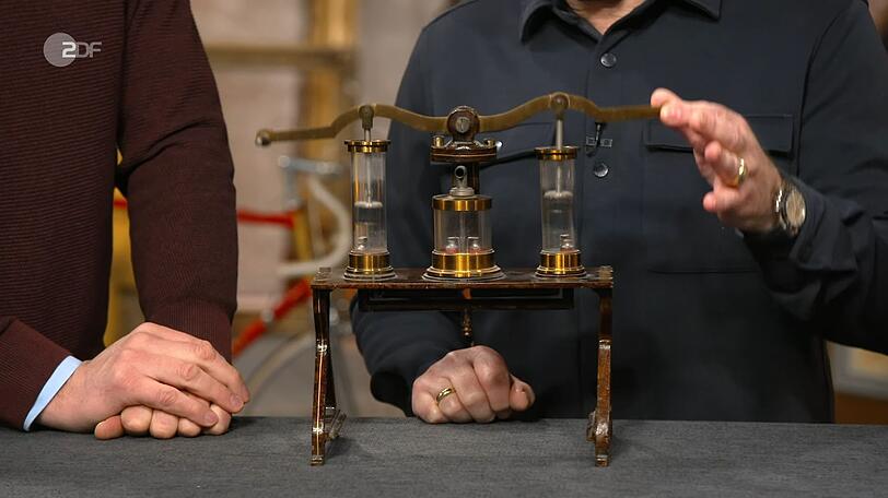 Verkäufer Günther hatte die Duplex-Wasserpumpe aus dem frühen 20. Jahrhundert auf dem Flohmarkt gekauft und wünschte sich 150 Euro dafür. Experte Kümmel stellte sogar 180 bis 200 Euro in Aussicht: "Dafür gibt es auch Sammler." Verkäufer Günther hatte die Duplex-Wasserpumpe aus dem frühen 20. Jahrhundert auf dem Flohmarkt gekauft und wünschte sich 150 Euro dafür. Experte Kümmel stellte sogar 180 bis 200 Euro in Aussicht: "Dafür gibt es auch Sammler."