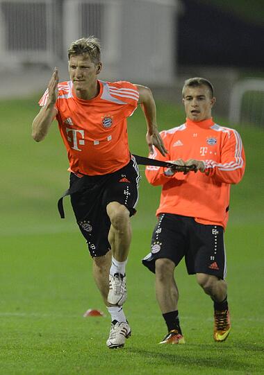 Der FC Bayern beim Abendtraining in Doha.