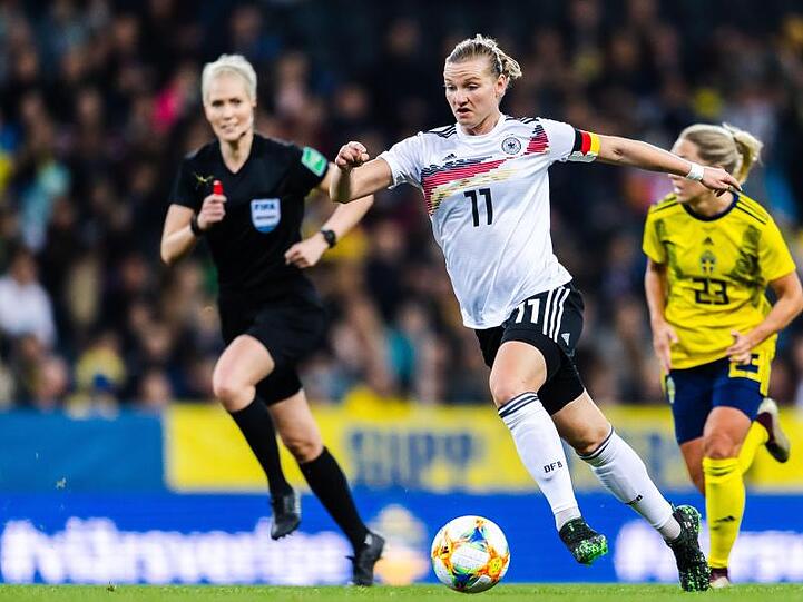 DFB-Stürmerin Alexandra Popp in Aktion.