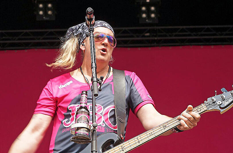 Die Bilder vom ersten Tag des Rockavaria Festivals 2016 im Münchner Olympiapark, hier mit J.B.O.