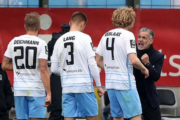 Saison-Endspurt ohne Ziele? Von wegen! Die Löwen um Trainer Maurizio Jacobacci haben sich für die verbleibenden Spiele noch eine Menge vorgenommen. Saison-Endspurt ohne Ziele? Von wegen! Die Löwen um Trainer Maurizio Jacobacci haben sich für die verbleibenden Spiele noch eine Menge vorgenommen.