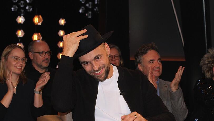 Max Mutzke - hier in einer Talkshow. Am Freitag wird er live für "Sternstunden" mit seiner Band singen und spielen.