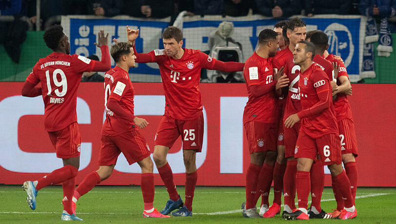 Der FC Bayern steht nach dem Sieg auf Schalke im Halbfinale des DFB-Pokals. Der FC Bayern steht nach dem Sieg auf Schalke im Halbfinale des DFB-Pokals.
